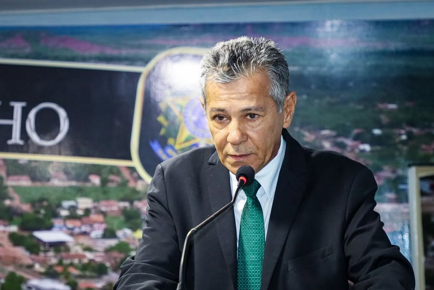 Vereador Dimas Rosa solicita recuperação de estradas vicinais durante Sessão na Câmara de Gilbués